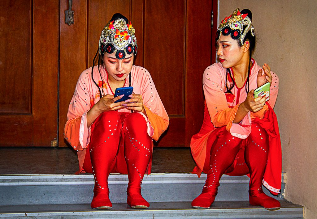 Jugglers Break - Howard Hunt